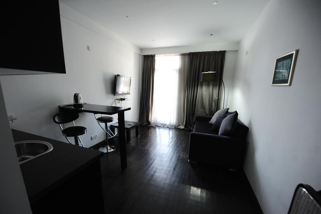 Black-White Rooms Batumi Exteriör bild